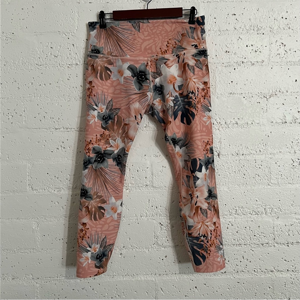 Uniquely Lorna Jane Womens Athletic Leggings XL Peach Floral Tropic Cropped BS3